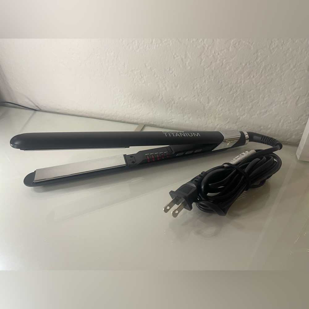 BaByliss Pro 1 inch Titanium Plated Straightening Flat Iron
